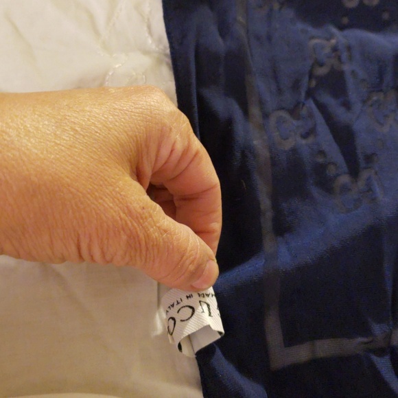 Gucci Scarf Authentic  lg - Picture 4 of 6